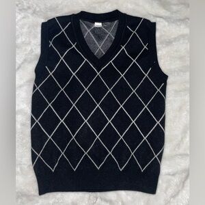 SHEIN Kids V-Neck Black and White Argyle Sweater Vest
